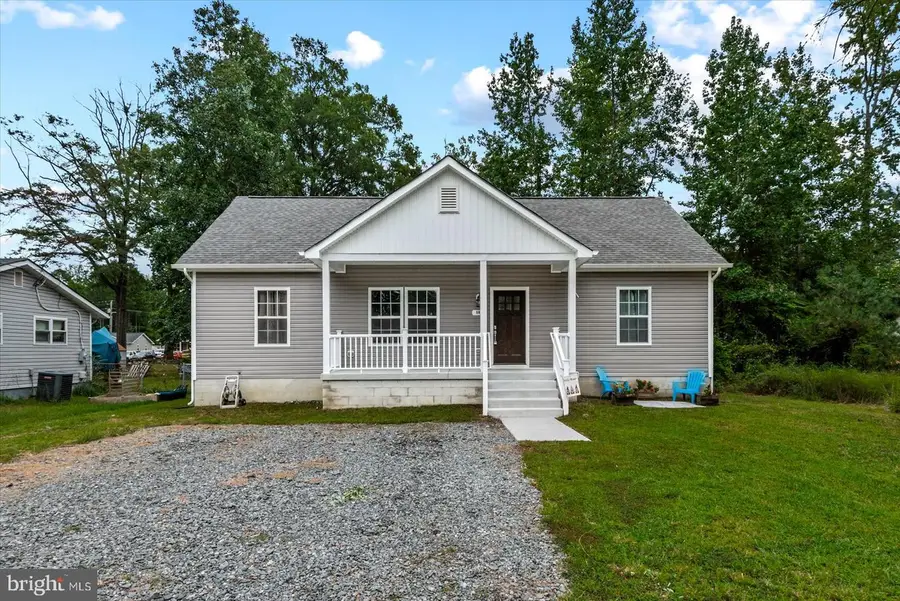 58 Pine St, Colonial Beach, VA 22443 - #2