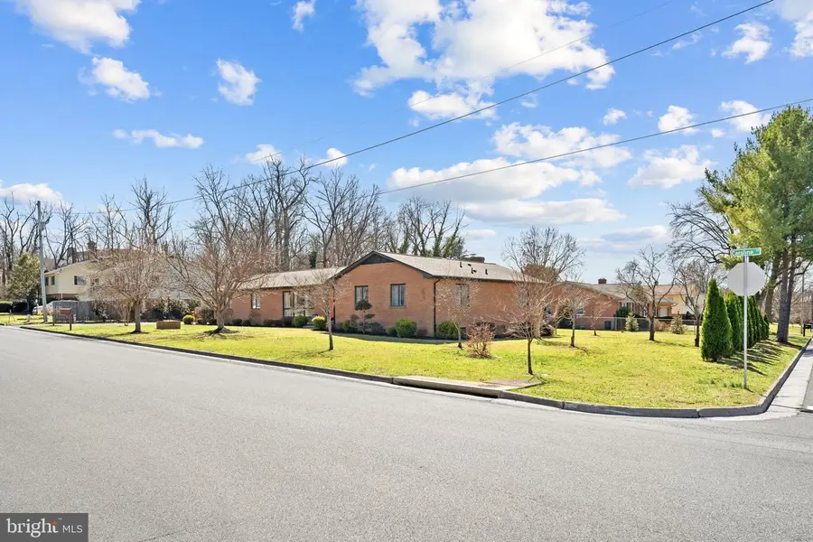 1317 Caroline St, Winchester, VA 22601 - #2