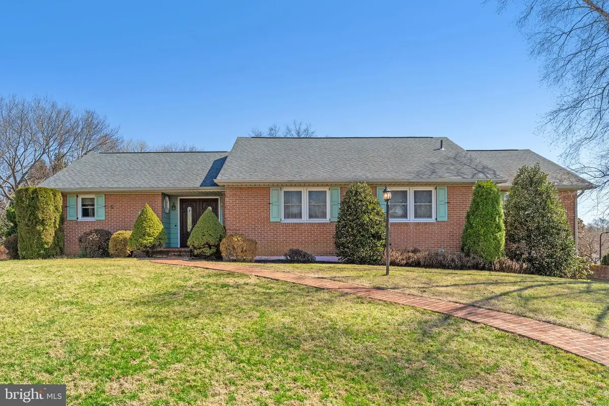 308 Ridge Ave, Winchester, VA 22601 - #1