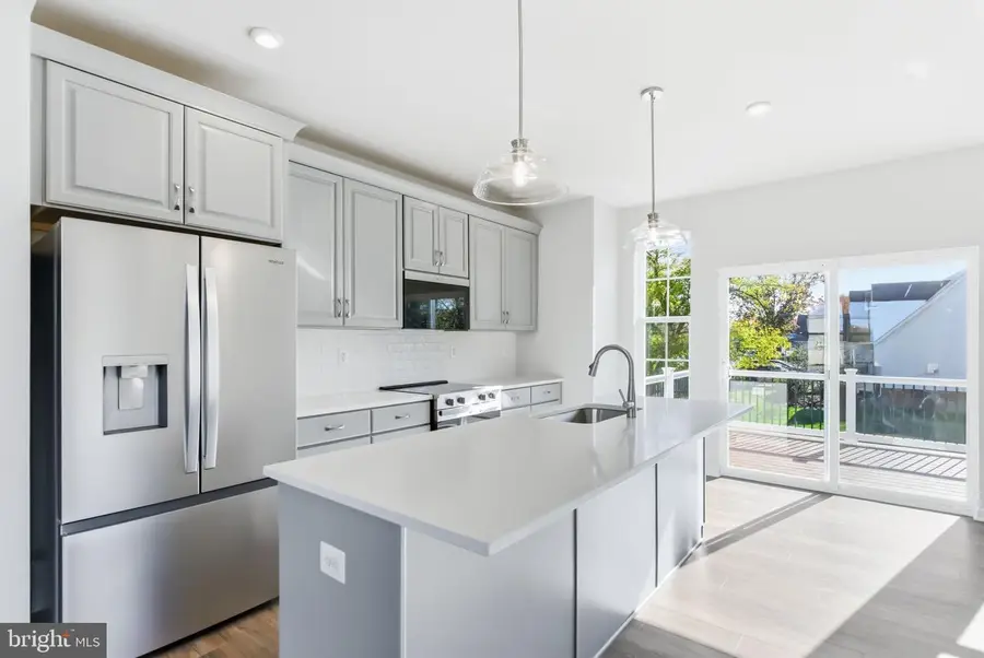 221 Monteith Dr, Winchester, VA 22601 - #3