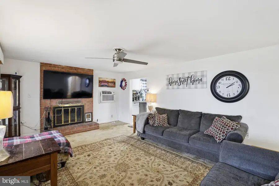 2956 Grace St, Winchester, VA 22601 - #3