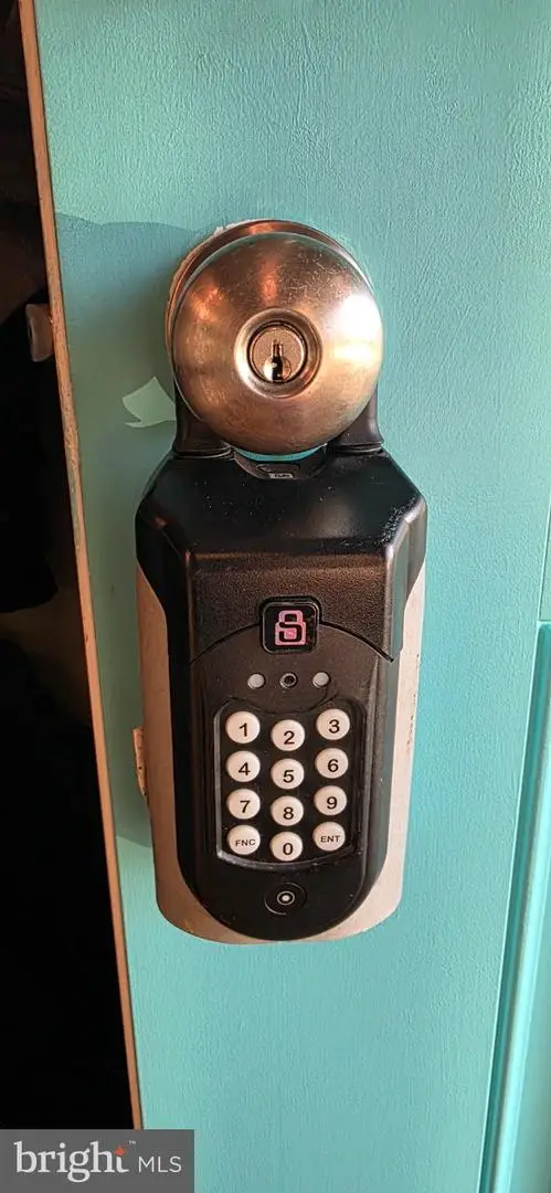 16 S Pleasant Valley Rd, WINCHESTER, VA 22601