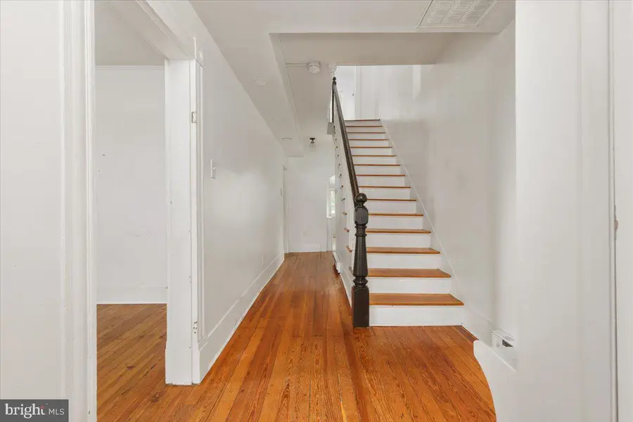 307-1/2 E Piccadilly St, Winchester, VA 22601 - #3