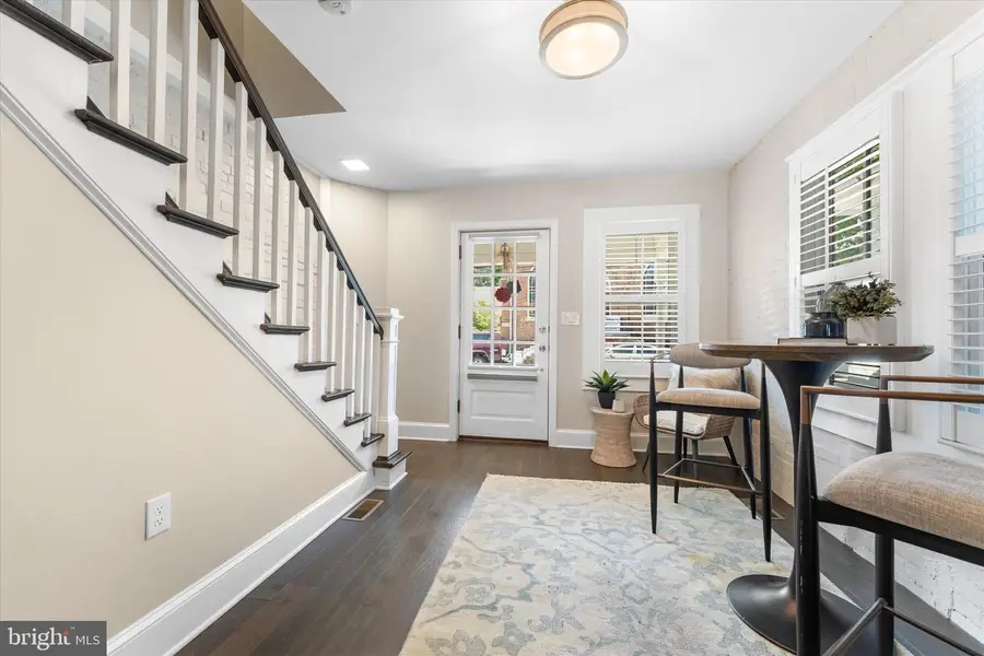 118 1/2 E Cork St, Winchester, VA 22601 - #3