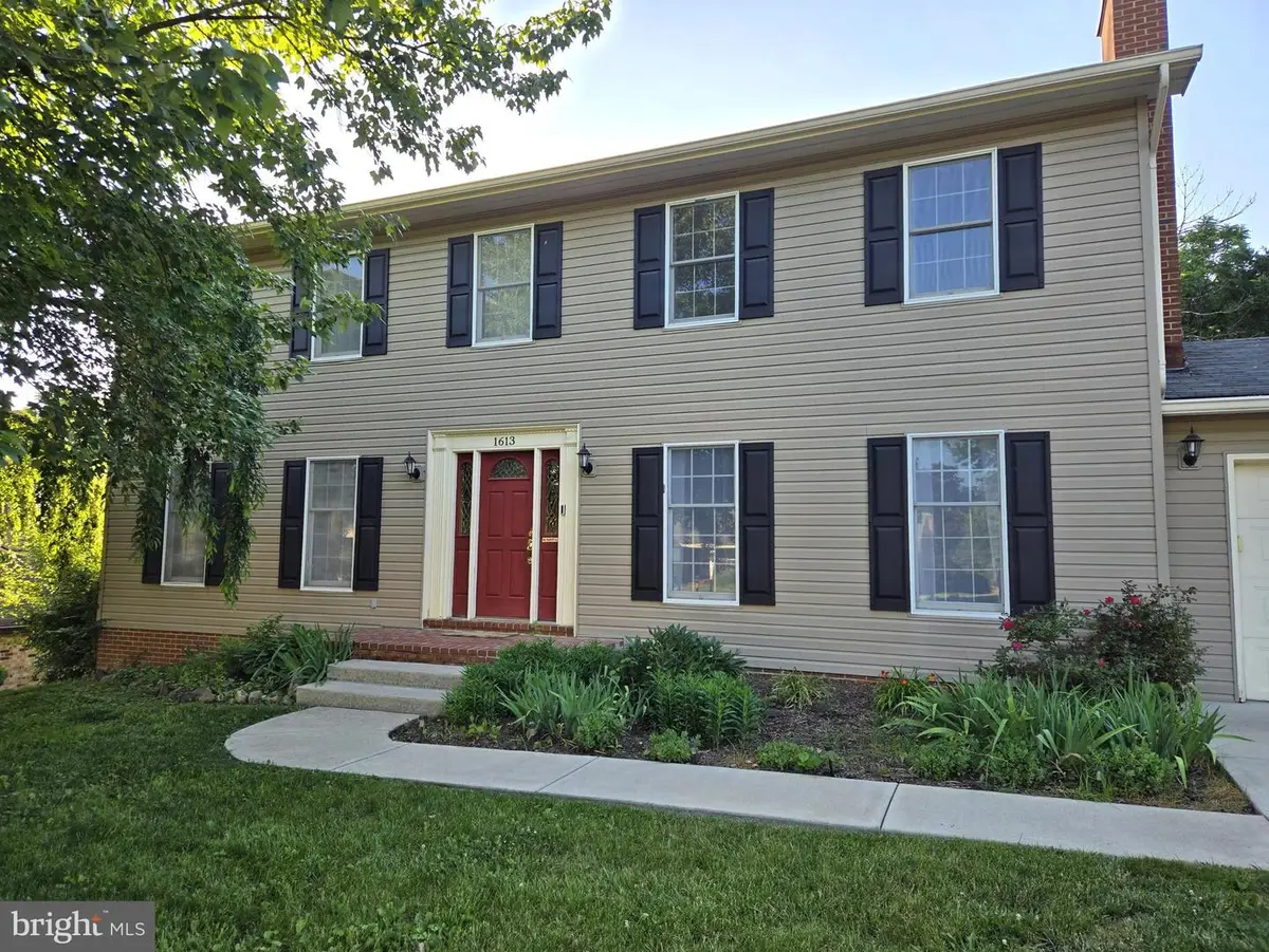 1613 Van Couver St, Winchester, VA 22601 - #1