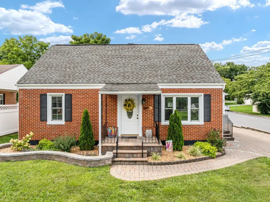 153 Fox Dr, Winchester, VA 22601 - #2