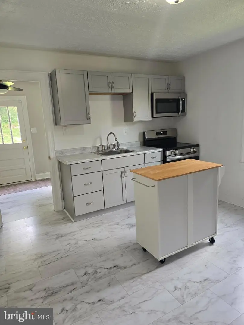 2519 Hockman Ave, Winchester, VA 22601 - #2