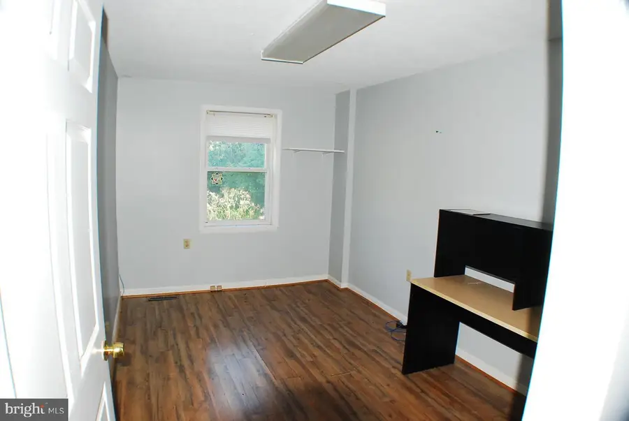 10358 Stonewall Jackson, Front Royal, VA 22630 - Image #2