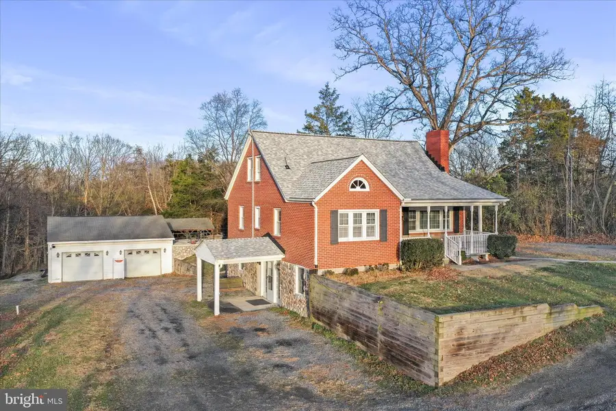 1064 Strasburg Rd, Front Royal, VA 22630 - Image #2