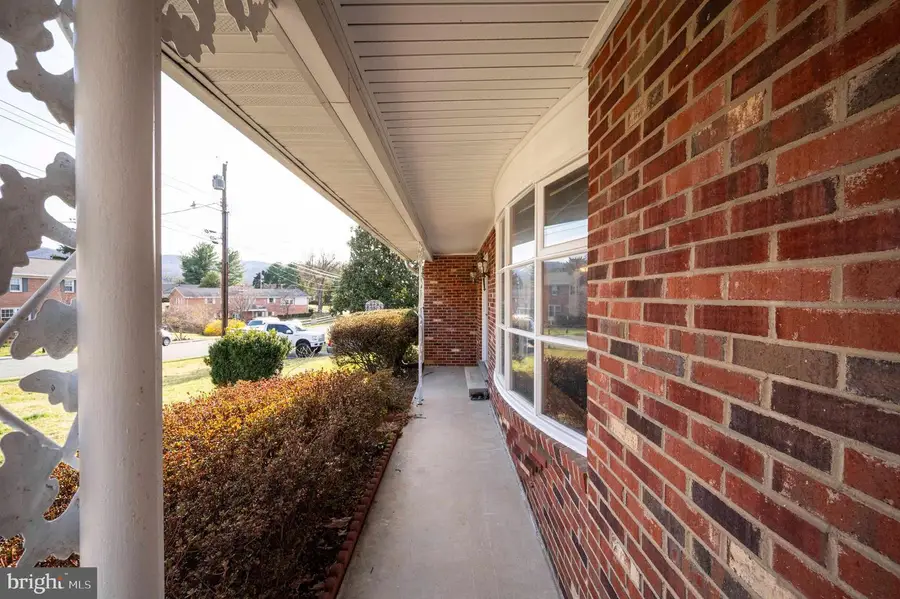 16 Gloucester Rd, Front Royal, VA 22630 - #3