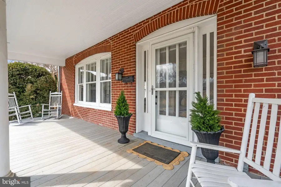 129 Luray Ave, Front Royal, VA 22630 - #2