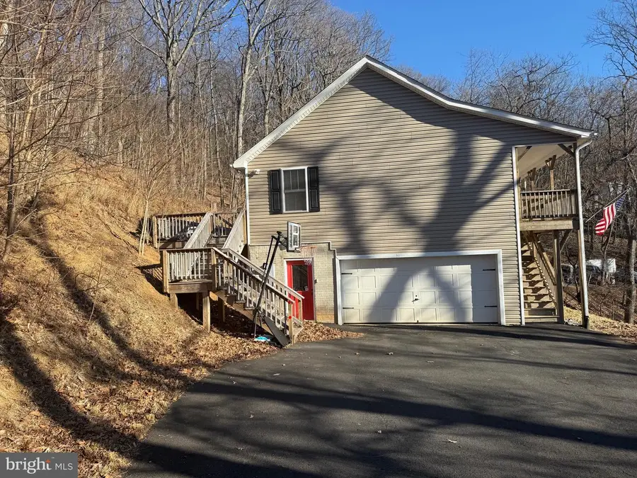 1157 Granny Smith Rd, Linden, VA 22642 - Image #2