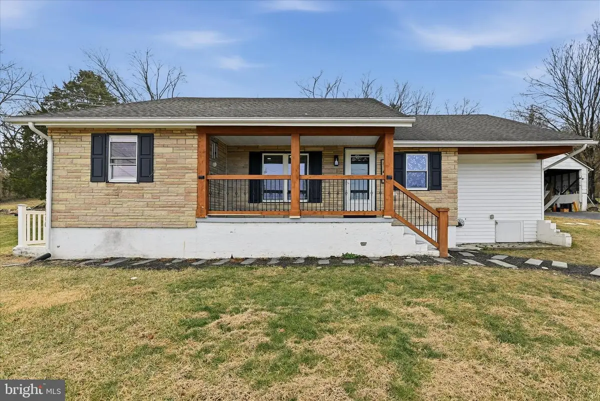 147 W Duck St, Front Royal, VA 22630 - #1