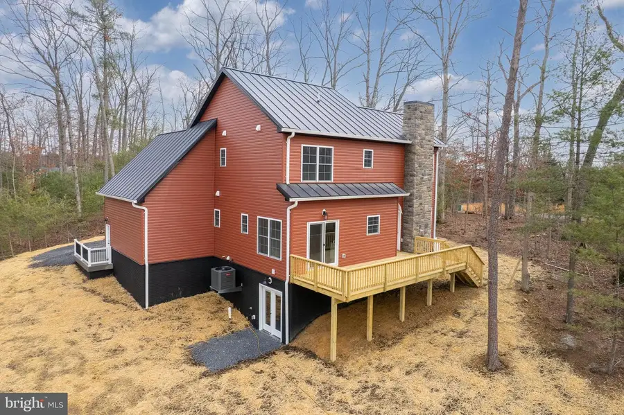 220 Lakeland Cir, Middletown, VA 22645 - #3