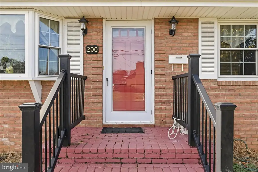 200 Washington Ave, Front Royal, VA 22630 - #3