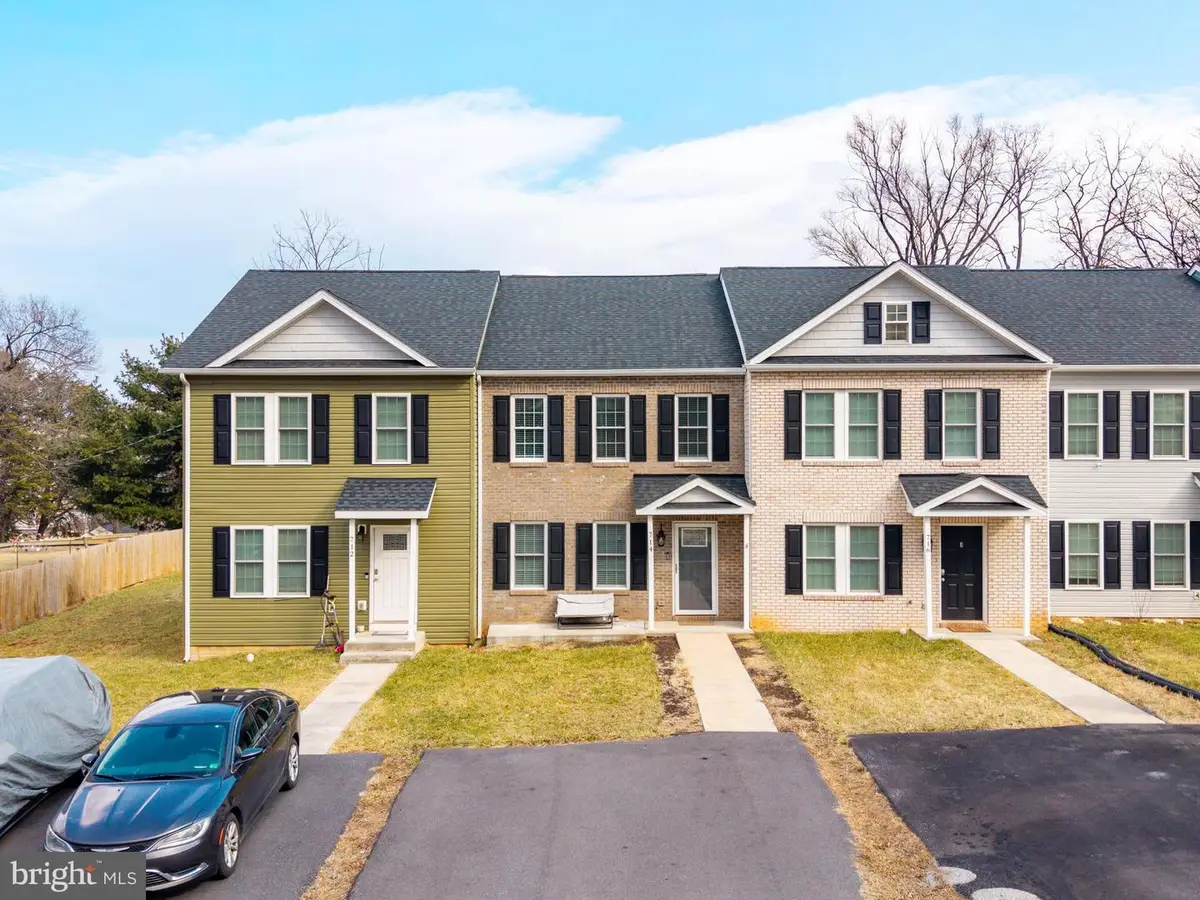714 Parkview Dr, Front Royal, VA 22630 - #1