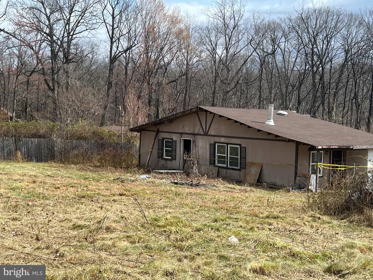 704 Western Ln, Front Royal, VA 22630 - #1