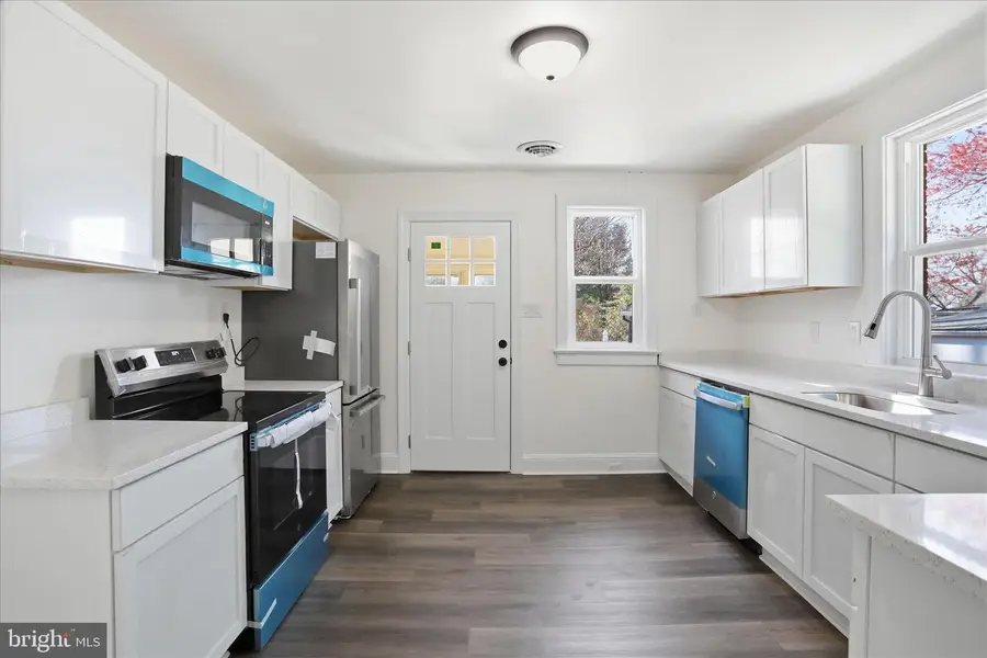 220 Manassas Ave, Front Royal, VA 22630 - #2