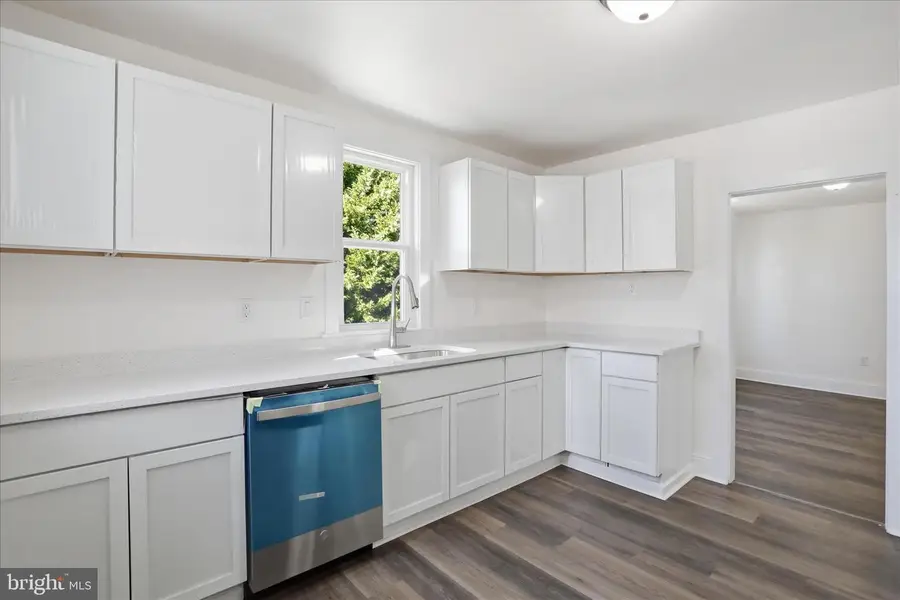 220 Manassas Ave, Front Royal, VA 22630 - #3