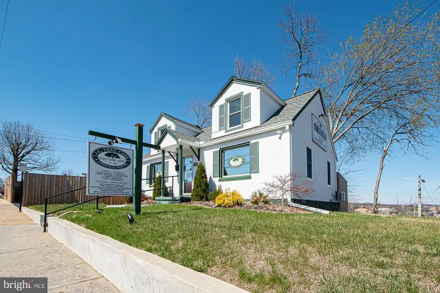 303 W 10th St, Front Royal, VA 22630 - #2