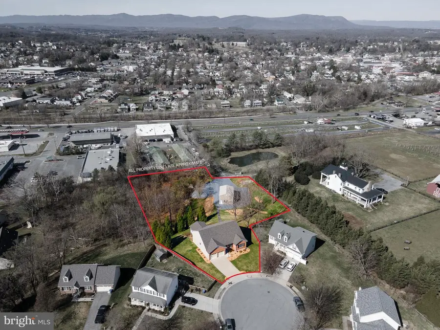 201 Peach Tree Ct, Front Royal, VA 22630 - #2