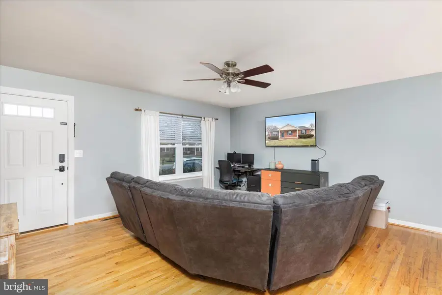 1112 Ashby St, Front Royal, VA 22630 - #3