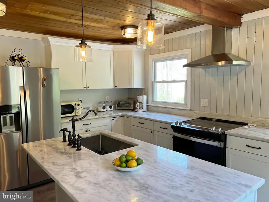 194 Venus Branch Rd, Front Royal, VA 22630 - #3