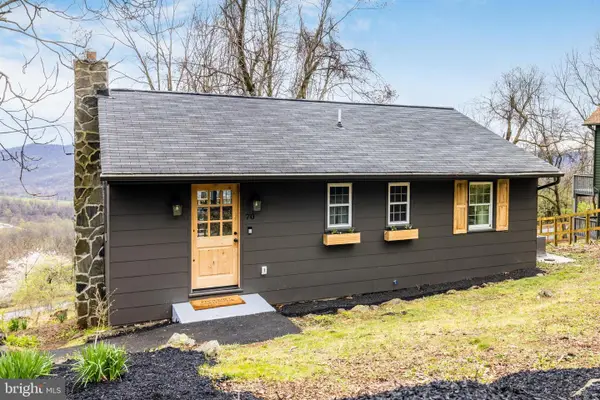 70 Arrowood Rd, LINDEN, VA 22642