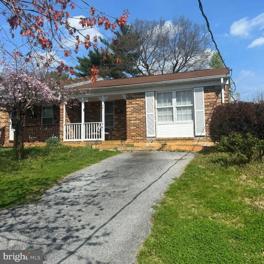 341 W 9th St, Front Royal, VA 22630 - #2