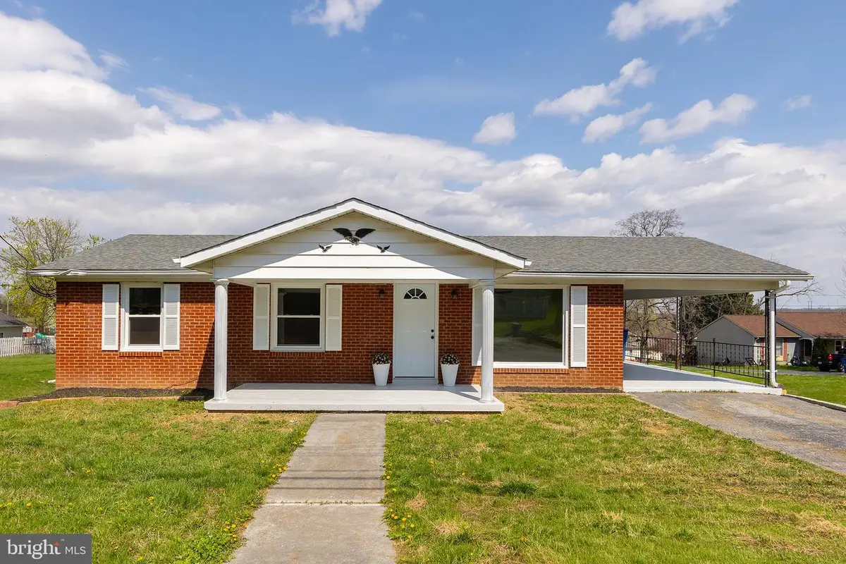 101 W 17th St, Front Royal, VA 22630 - #1