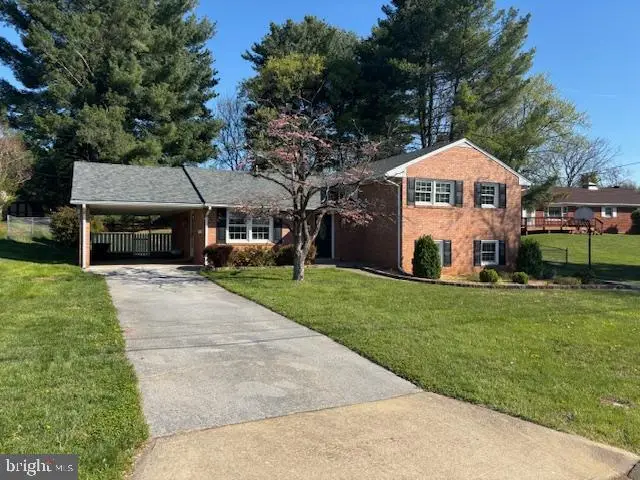 1048 Wine St, Front Royal, VA 22630 - #1