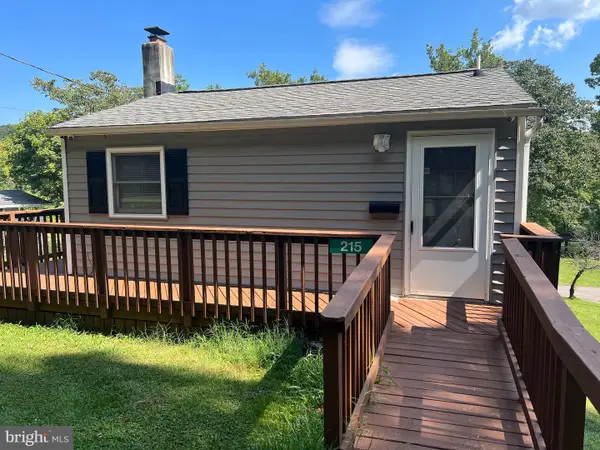 215 Harris Dr, FRONT ROYAL, VA 22630