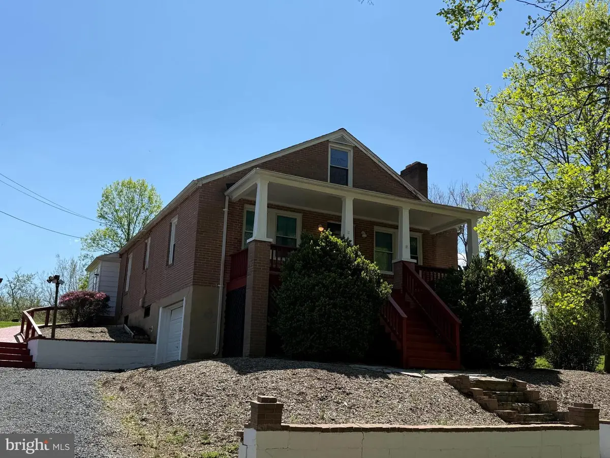 6156 Stonewall Jackson Hwy, Front Royal, VA 22630 - #1
