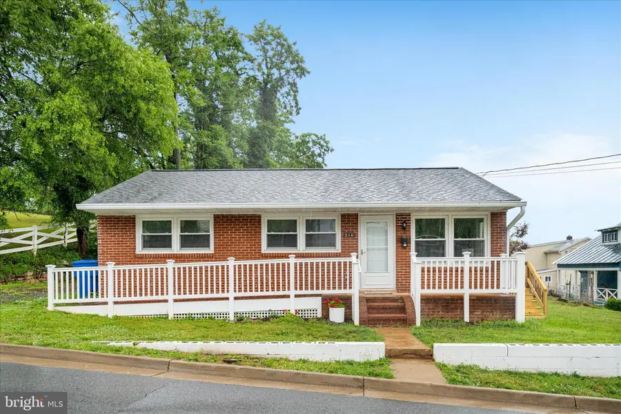 210 Midway Ave, Front Royal, VA 22630 - #2