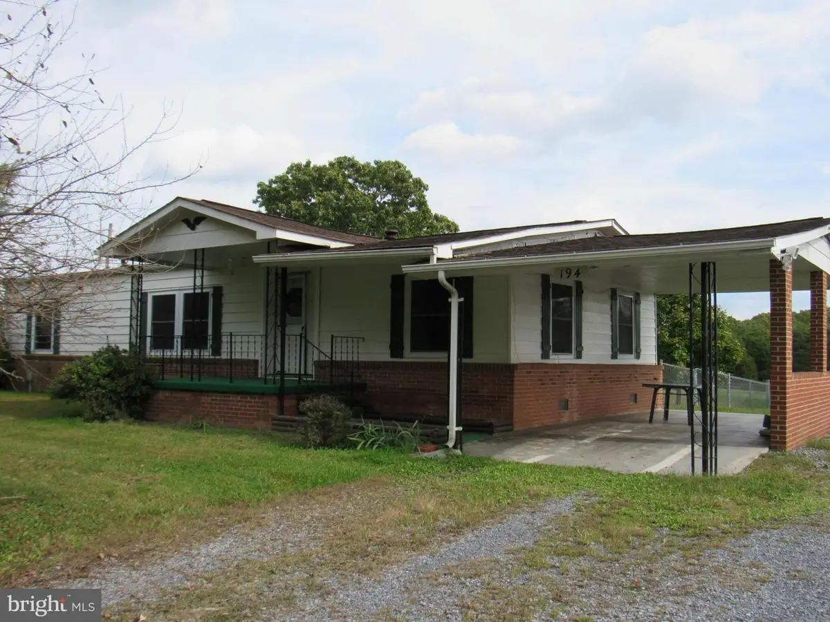 172 Rogers Mill Rd, Strasburg, VA 22657 - #1