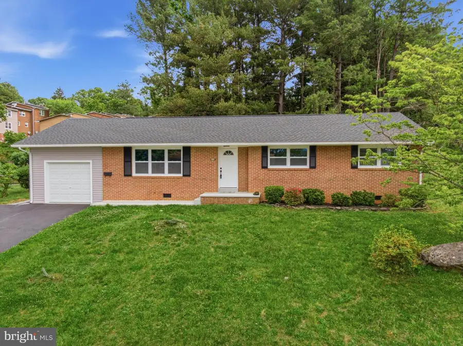 210 S Shenandoah Ave, Front Royal, VA 22630 - #2