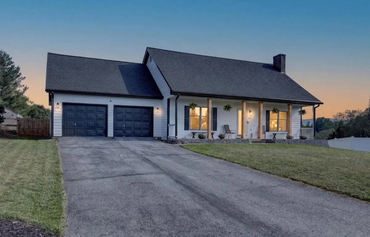 971 Auburn Ct, Front Royal, VA 22630 - #1