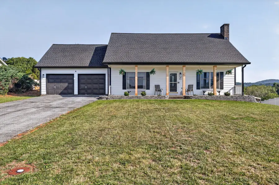 971 Auburn Ct, Front Royal, VA 22630 - #2
