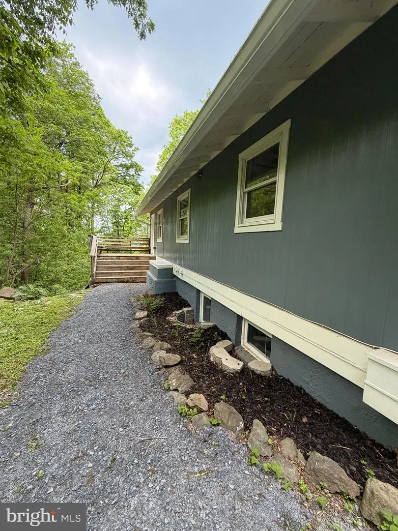 146 Trillium Trail Rd, Linden, VA 22642 - #2