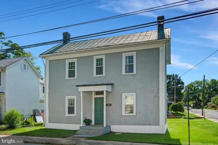 203 Lee St, Front Royal, VA 22630 - #2