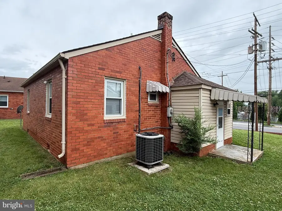 511 E 6th St, Front Royal, VA 22630 - #3