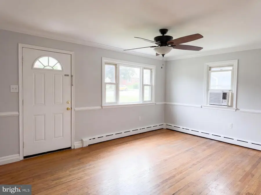 420 Manassas Ave, Front Royal, VA 22630 - #3