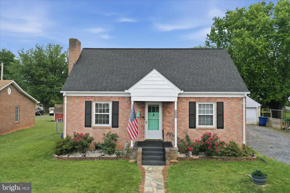 605 Stockton Rd, Front Royal, VA 22630 - #1