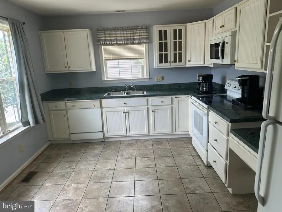 609 Cresthaven Ct, Front Royal, VA 22630 - #2