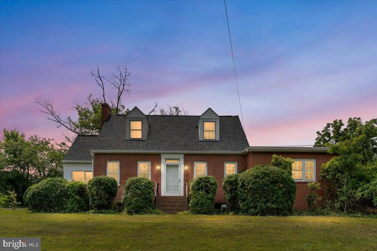 9028 Stonewall Jackson Hwy, Front Royal, VA 22630 - #1