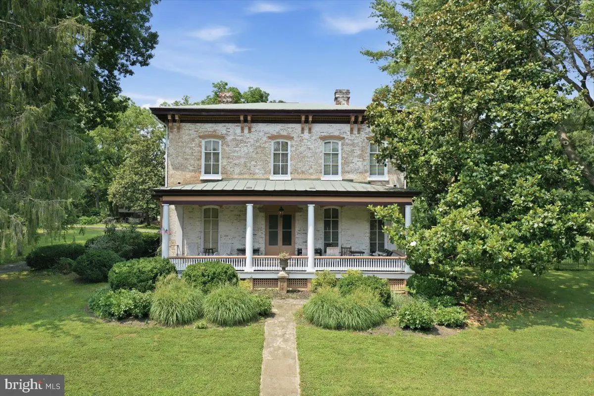 236 Riverside Dr, Front Royal, VA 22630 - #1