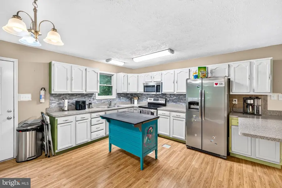 152 Deer Place Ct, Strasburg, VA 22657 - #2