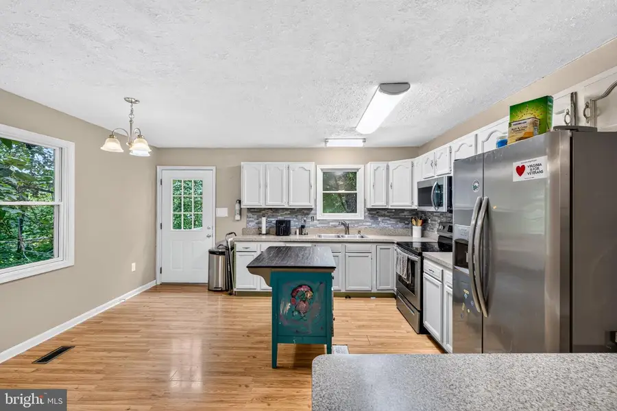 152 Deer Place Ct, Strasburg, VA 22657 - #3