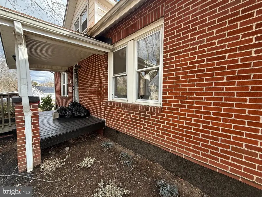 1015 W Washington St, Wytheville, VA 24382 - Image #3