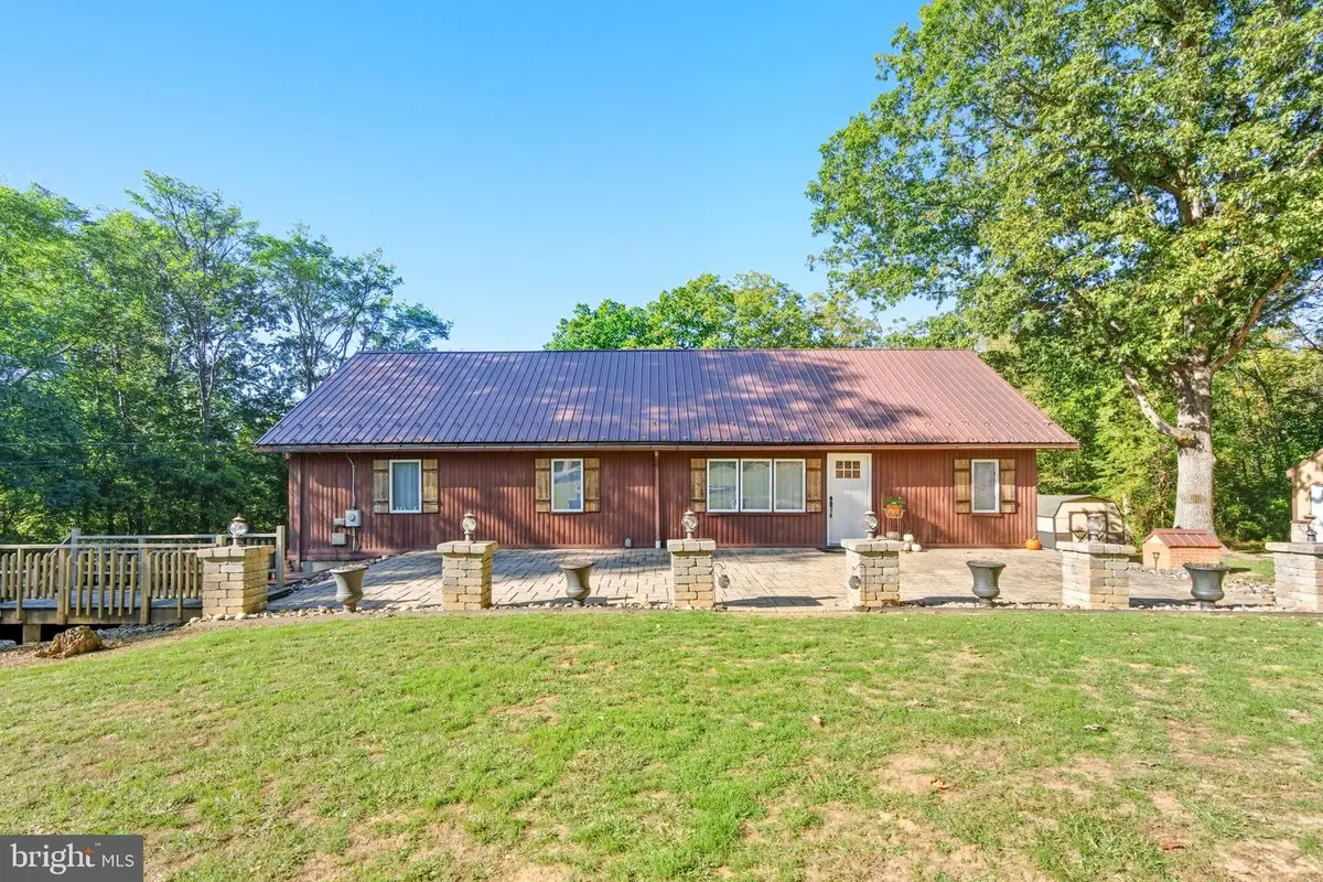 53 Delphinium Ln, Bunker Hill, WV 25413 - Image #1